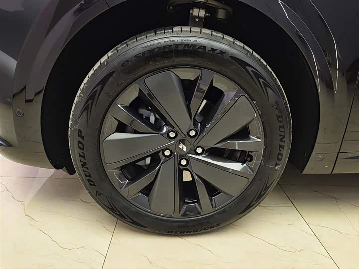 Photo 8 - LiXiang L6