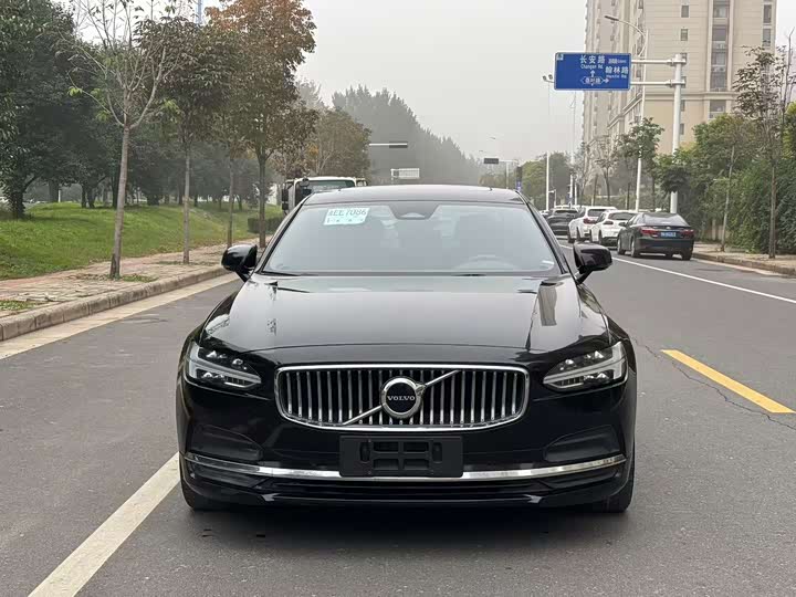 Фото 2 - Volvo S90