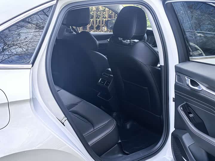 Фото 5 - Geely Preface