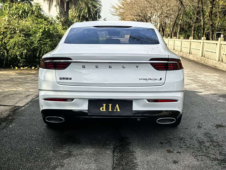 Фото 9 - Geely Preface