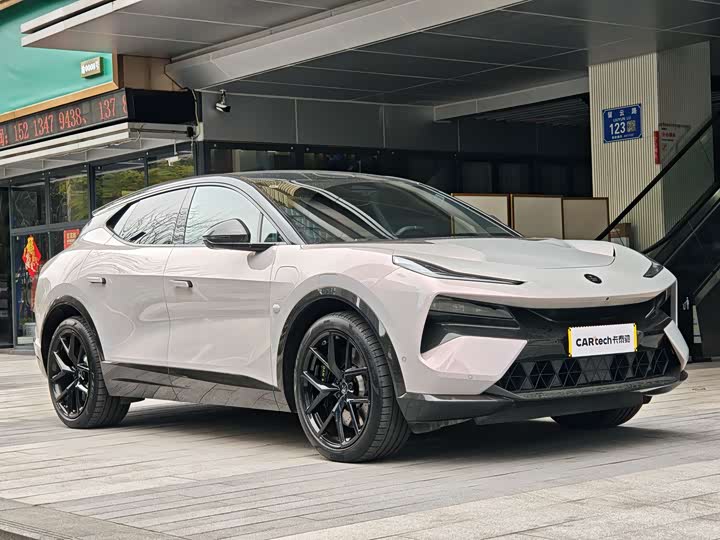 Фото 2 - Lotus Eletre