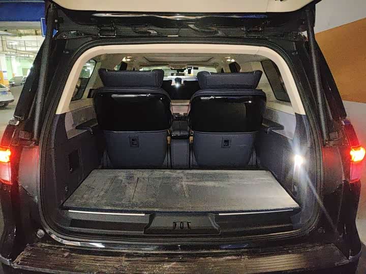 Фото 5 - Lincoln Navigator One