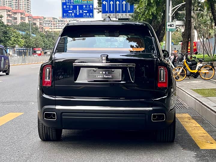 Фото 4 - Rolls-Royce Cullinan