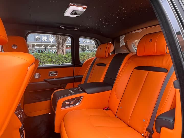 Фото 9 - Rolls-Royce Cullinan