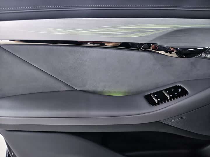 Фото 4 - Voyah Passion