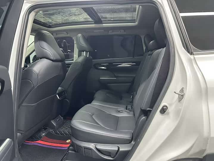 Фото 5 - Toyota Highlander