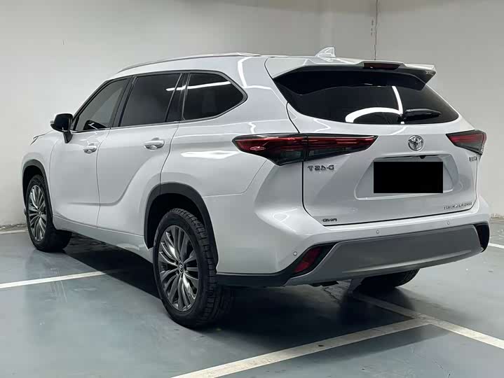 Фото 8 - Toyota Highlander