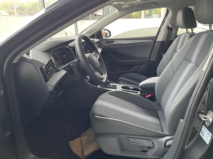 Фото 4 - Volkswagen Sagitar L