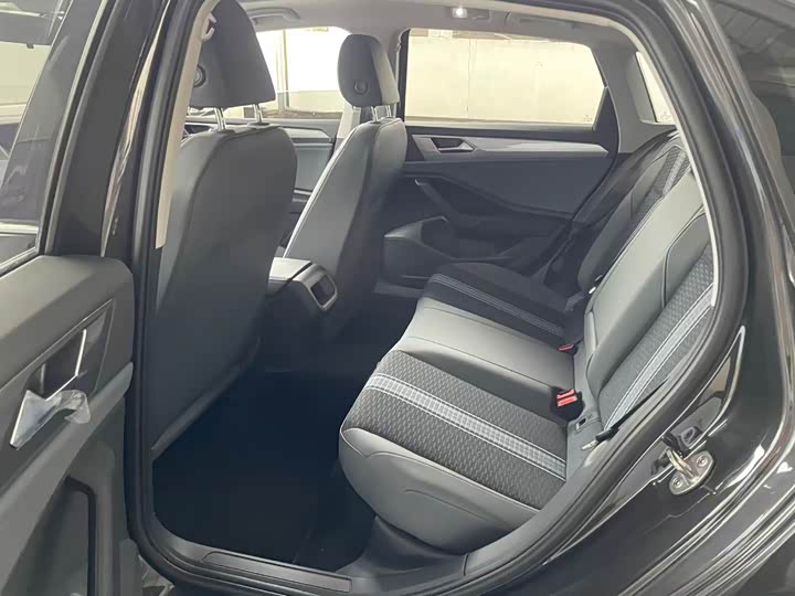 Фото 6 - Volkswagen Sagitar L