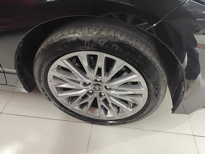 Фото 6 - Toyota Avalon