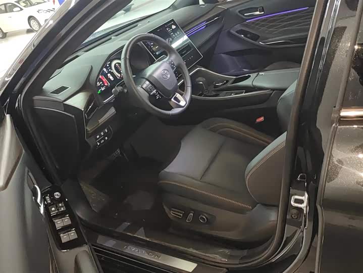 Фото 9 - Toyota Avalon