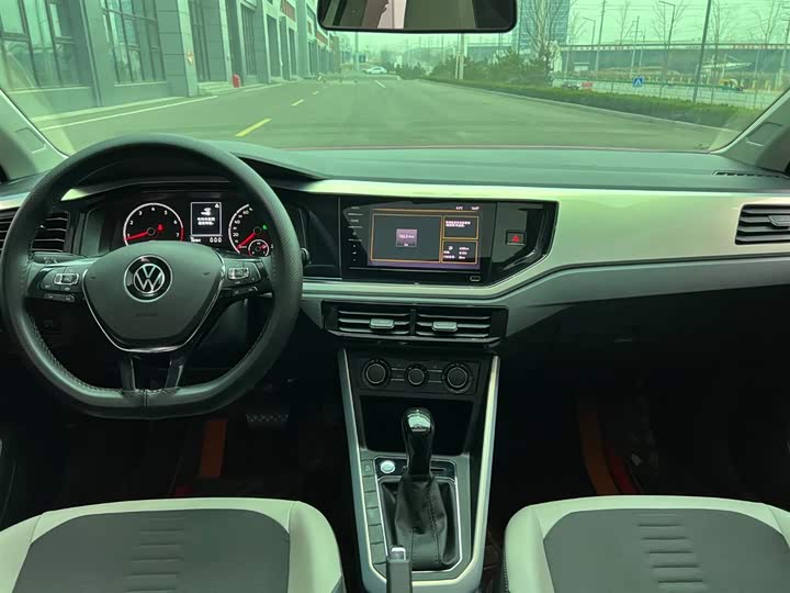 Фото 8 - Volkswagen Polo