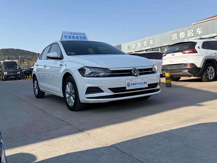Фото 2 - Volkswagen Polo