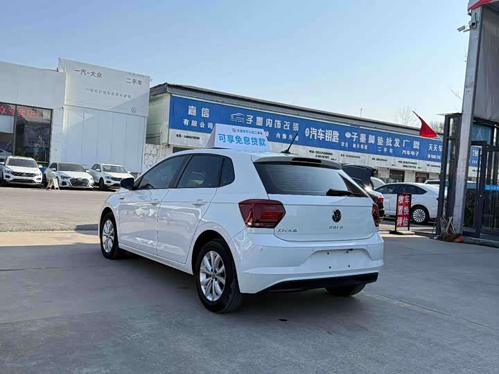 Фото 8 - Volkswagen Polo