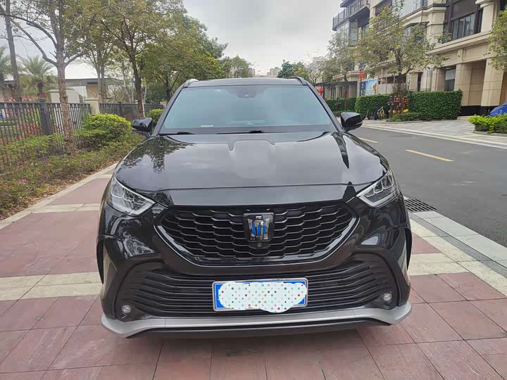 Фото 1 - Toyota Crown Kluger