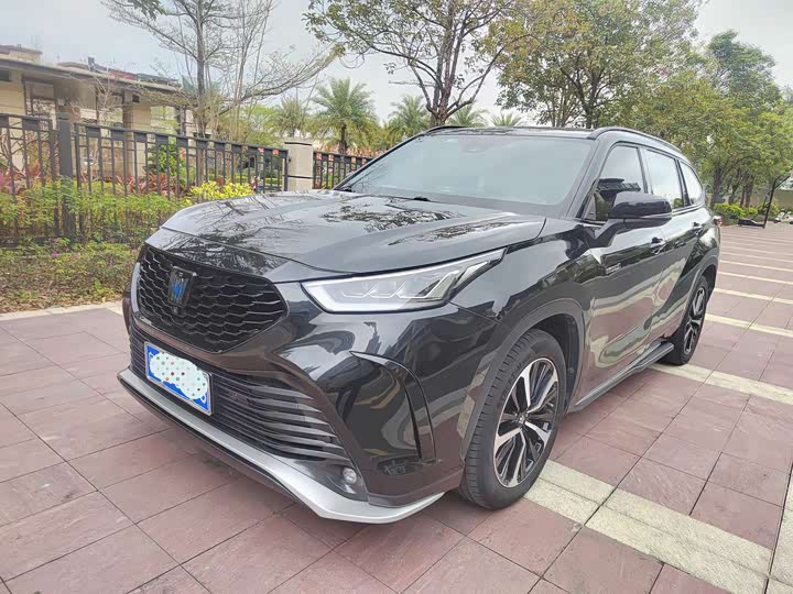 Фото 2 - Toyota Crown Kluger