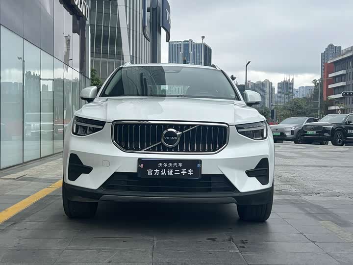 Фото 2 - Volvo XC40