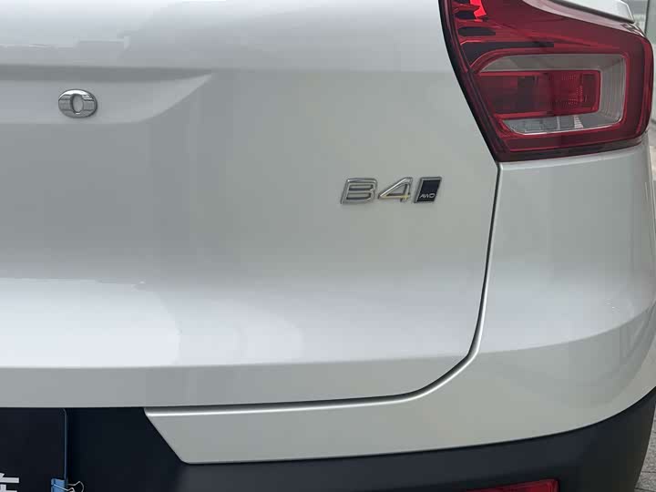 Фото 6 - Volvo XC40