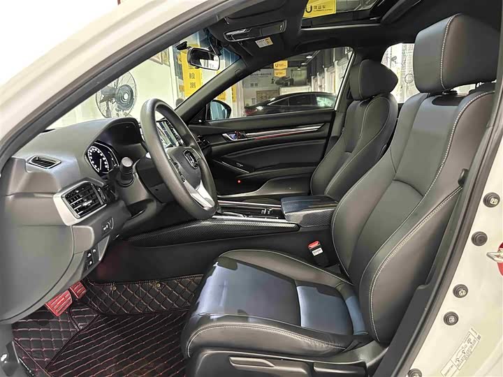 Фото 4 - Honda Inspire