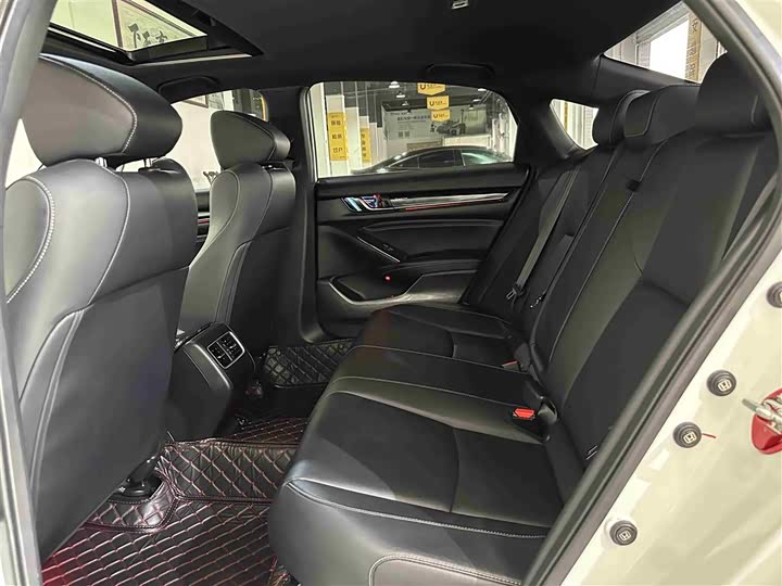 Фото 5 - Honda Inspire