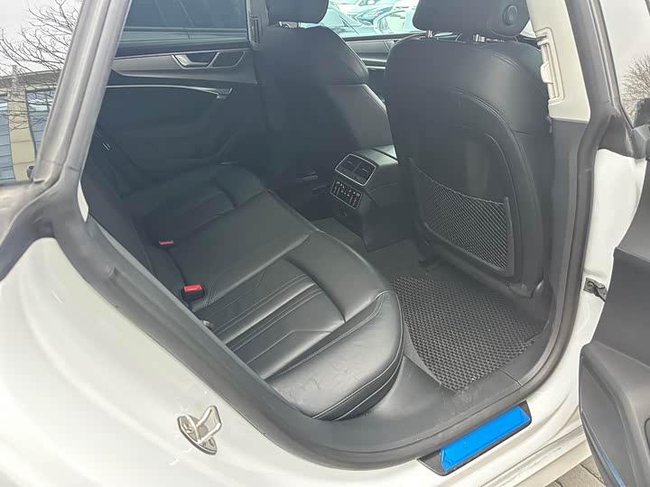 Фото 7 - Audi A7