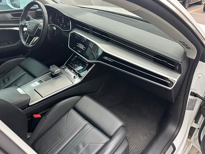 Фото 9 - Audi A7