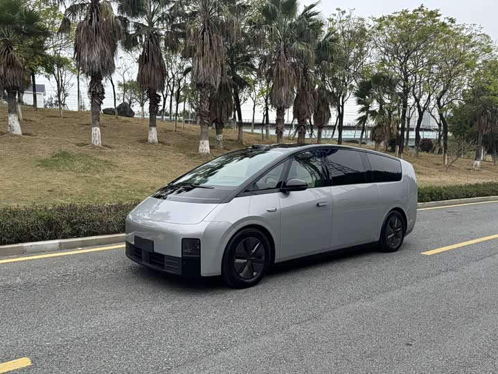 Photo 1 - LiXiang Mega