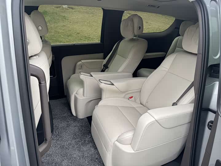 Photo 6 - LiXiang Mega