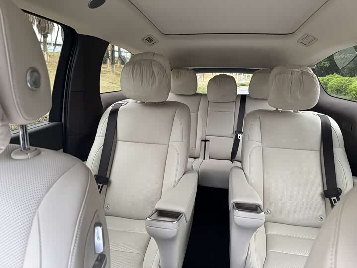 Photo 7 - LiXiang Mega