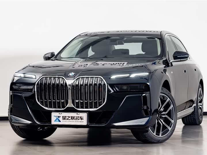 Фото 2 - BMW 7 Series