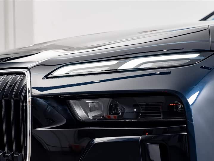 Фото 4 - BMW 7 Series