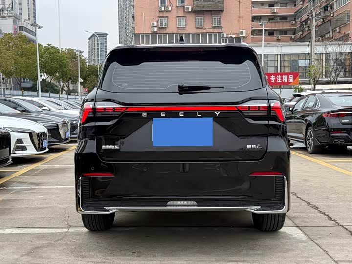 Фото 5 - Geely Okavango L