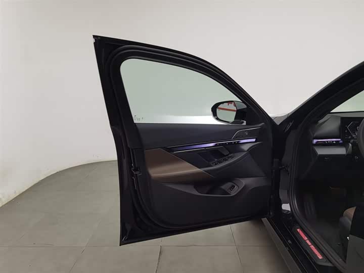 Фото 8 - BMW 5 Series