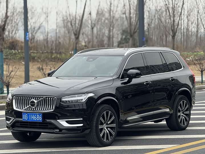 Фото 1 - Volvo XC90