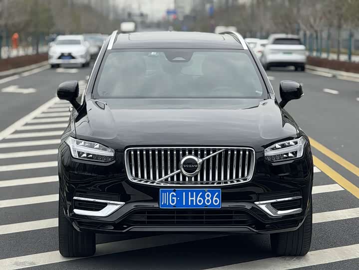 Фото 3 - Volvo XC90