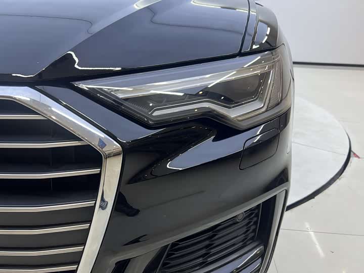 Фото 5 - Audi A6L