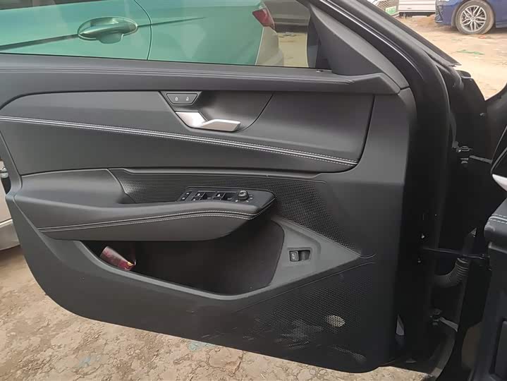 Фото 7 - Volkswagen Passat