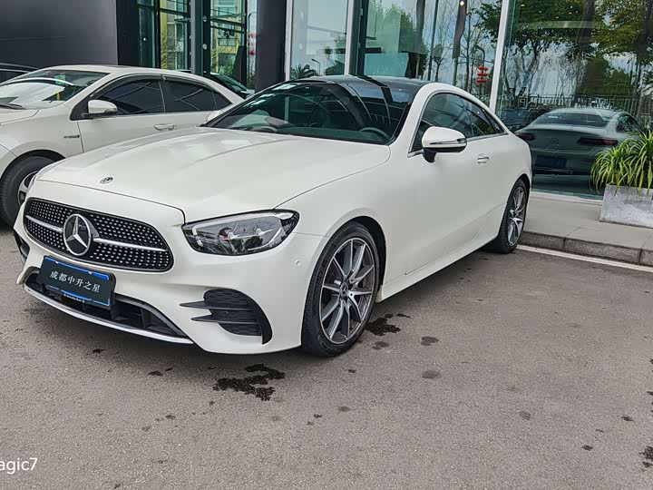 Фото 1 - Mercedes-Benz E-Class