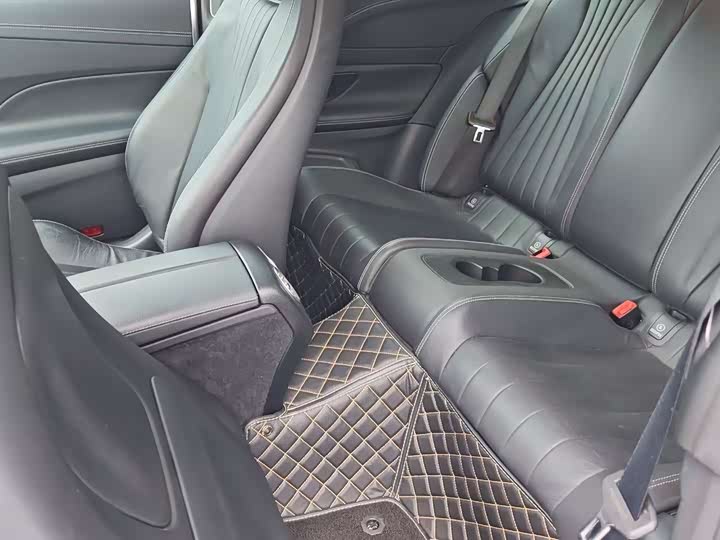 Фото 4 - Mercedes-Benz E-Class