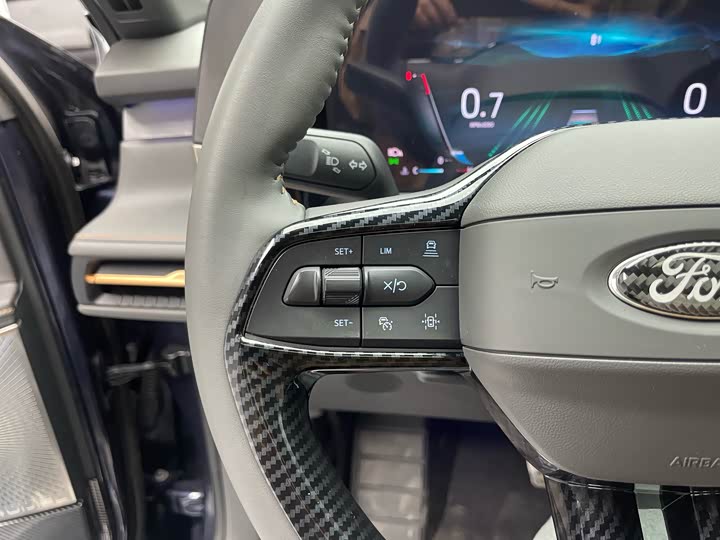 Фото 7 - Ford Edge