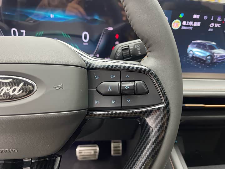 Фото 8 - Ford Edge