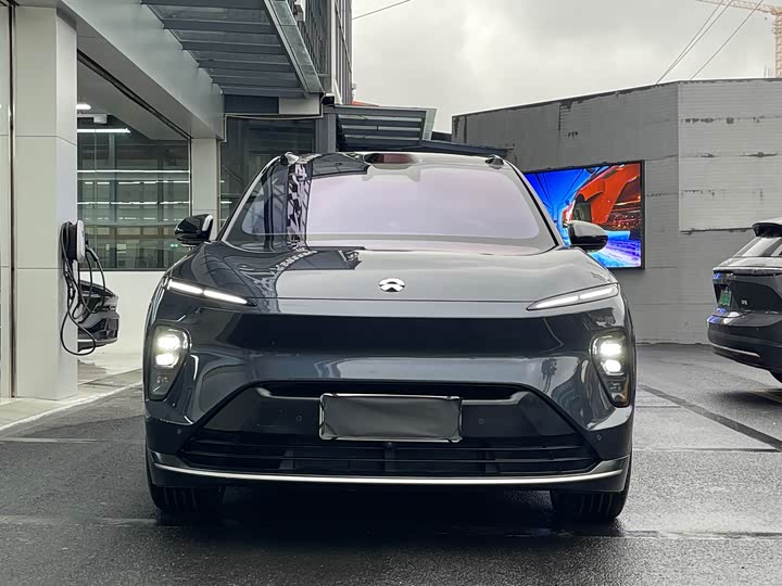 Фото 2 - Nio ES8