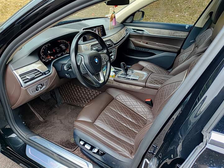 Фото 7 - BMW 7 Series