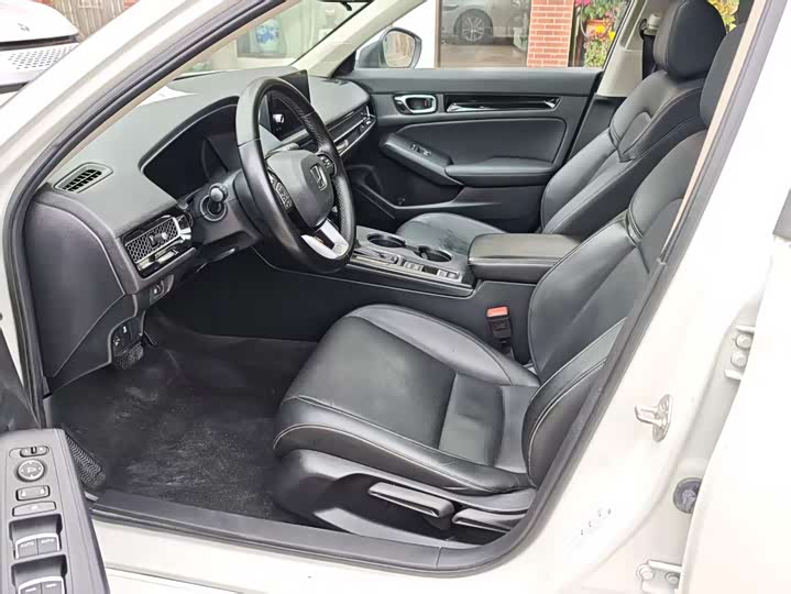 Фото 8 - Honda Civic