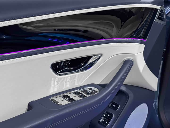 Фото 6 - Bentley Flying Spur