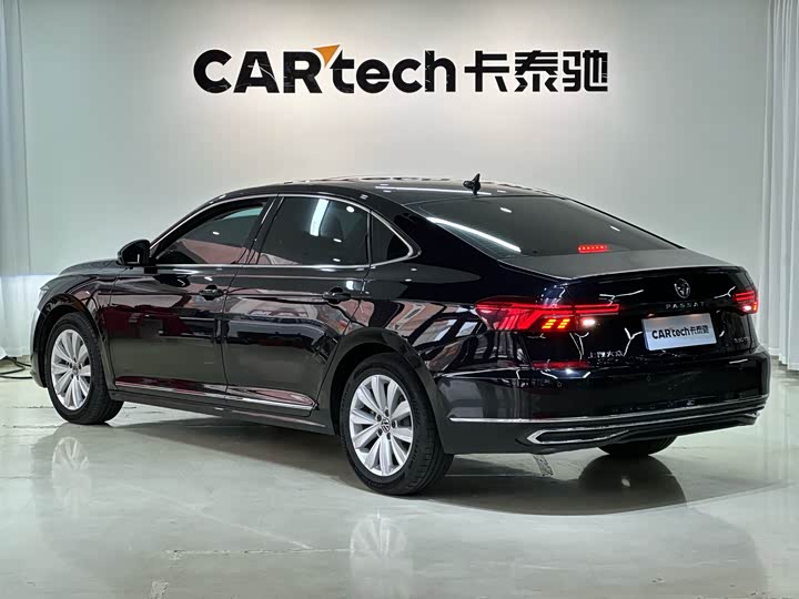 Photo 5 - Volkswagen Passat