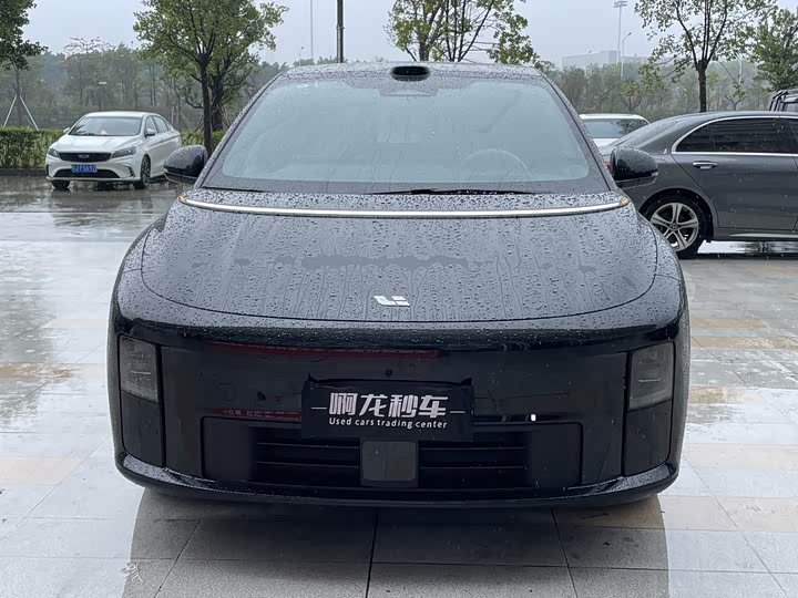 Photo 2 - LiXiang i6