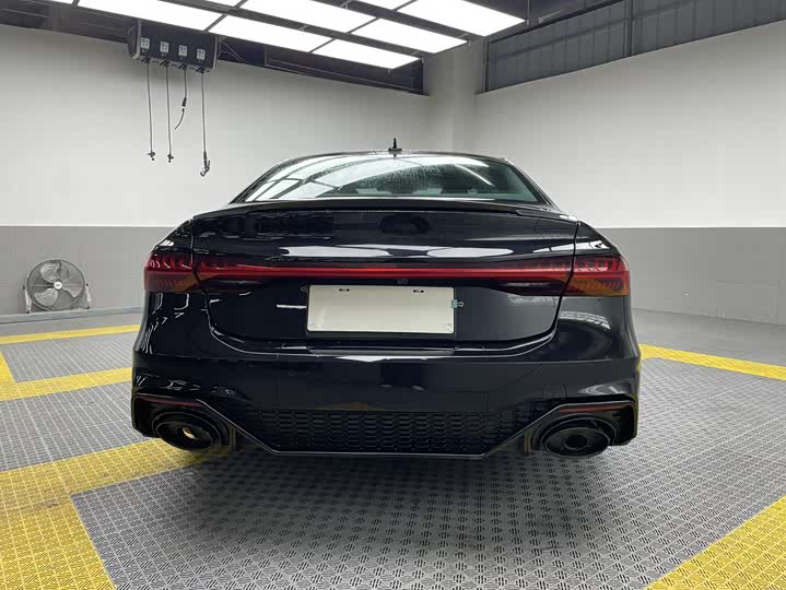 Фото 5 - Audi A7L