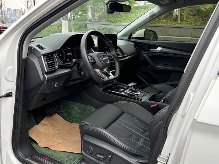 Фото 4 - Audi Q5L