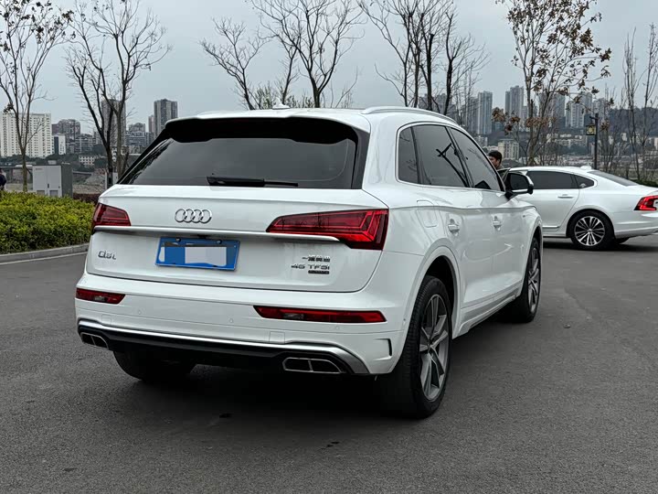 Фото 7 - Audi Q5L